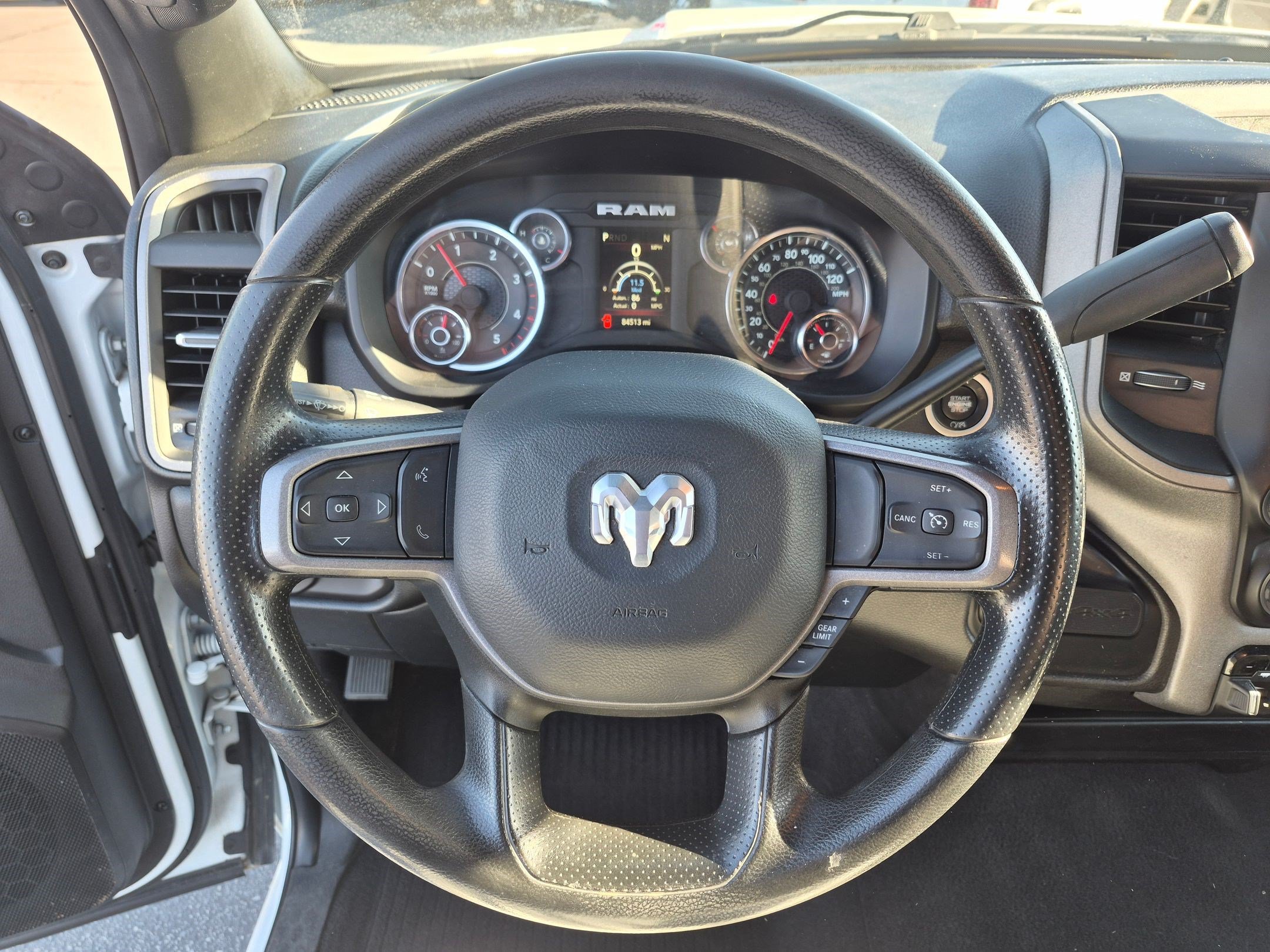 Used 2024 RAM 3500 Tradesman w/ Chrome Appearance Group AWD/4WD image 19