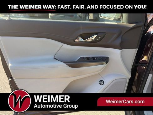 Used 2020 GMC Acadia SLT AWD/4WD image 19