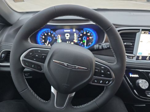 New 2026 Chrysler Pacifica Select image 10