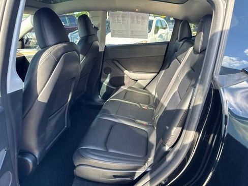 Used 2023 Tesla Model Y Long Range AWD/4WD image 18