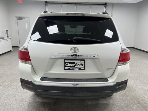 Used 2013 Toyota Highlander Plus image 10