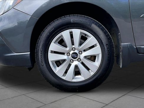 Used 2018 Subaru Outback 2.5i Premium AWD/4WD image 11