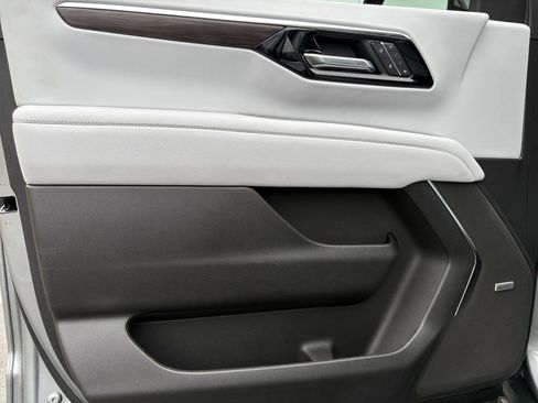 New 2025 Chevrolet Tahoe Premier image 14