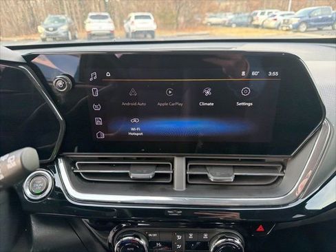 Used 2025 Chevrolet Trax RS w/ Sunroof Package image 24