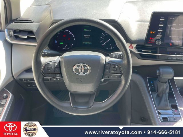 Certified 2024 Toyota Sienna LE AWD/4WD image 15