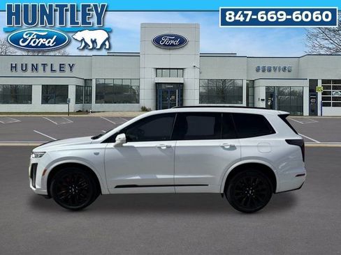 Used 2024 Cadillac XT6 Sport w/ LPO, Onyx Lite Package AWD/4WD image 7