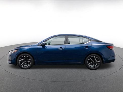 Used 2025 Nissan Sentra SV FWD image 4