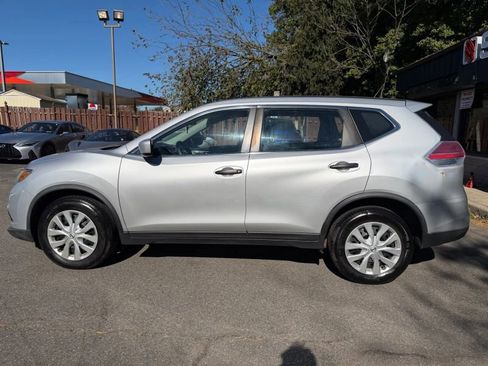 Used 2016 Nissan Rogue S image 3