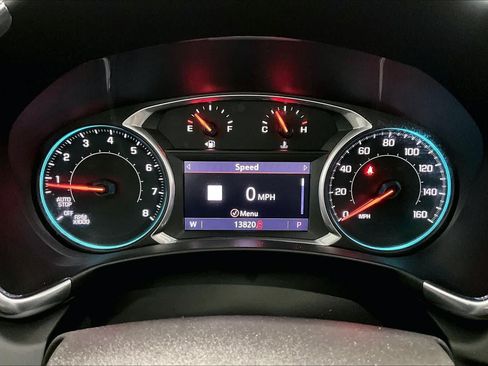 Used 2022 Chevrolet Equinox Premier AWD/4WD image 16