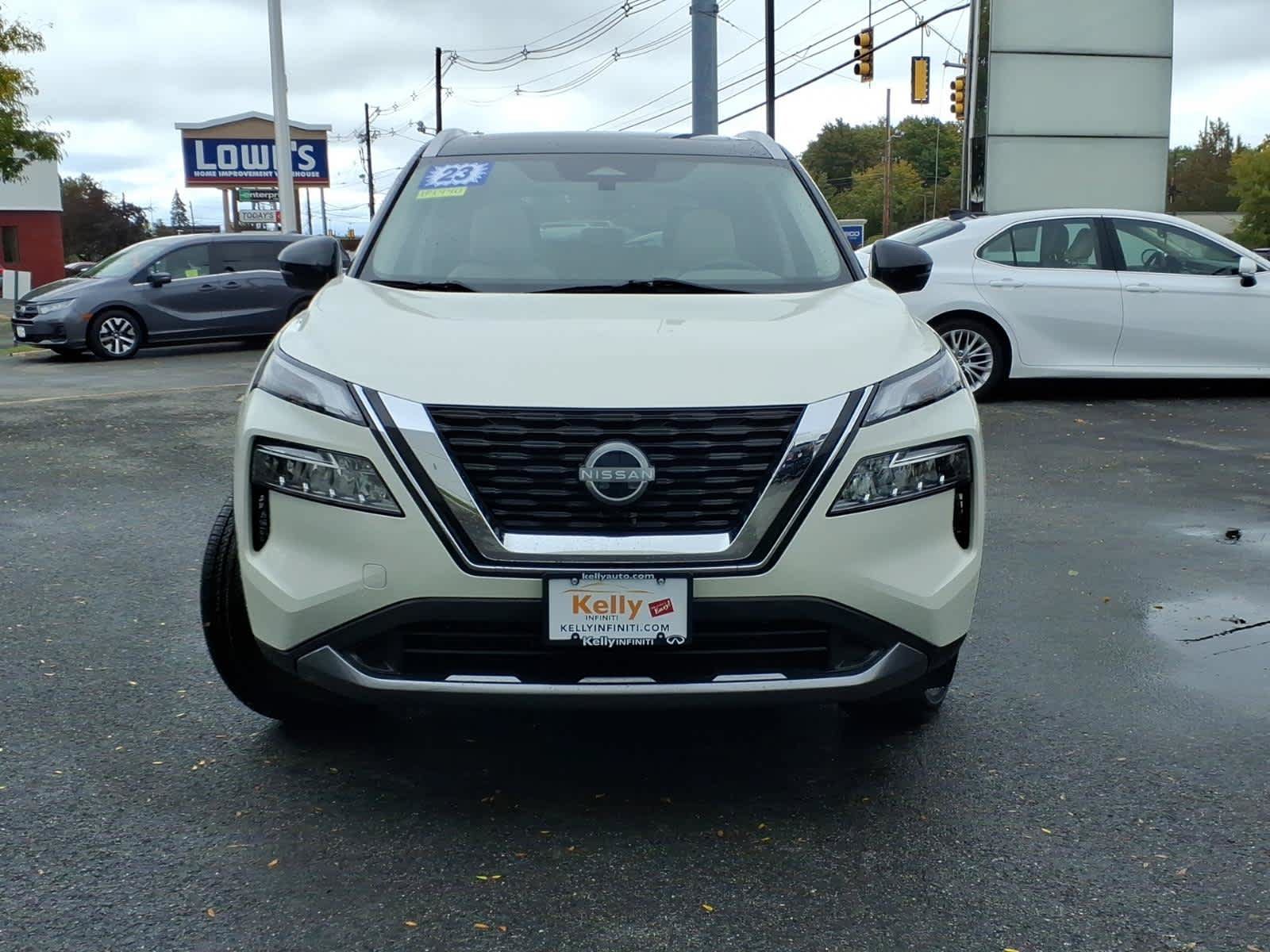 Used 2023 Nissan Rogue SL AWD/4WD image 2