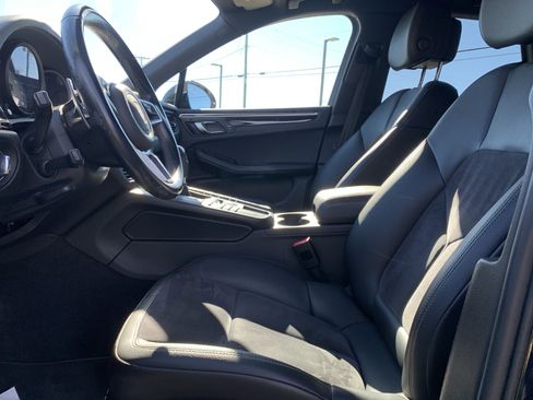 Used 2021 Porsche Macan S image 16
