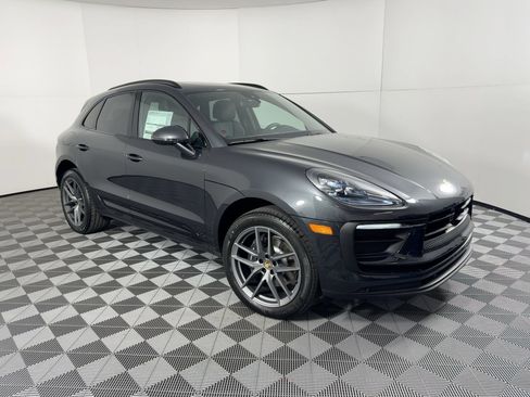 Certified 2026 Porsche Macan AWD/4WD image 7