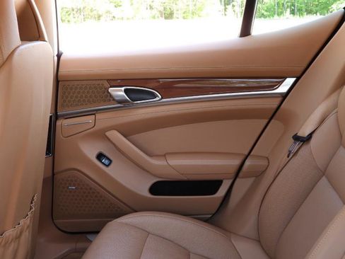 Used 2014 Porsche Panamera 4 AWD/4WD image 49