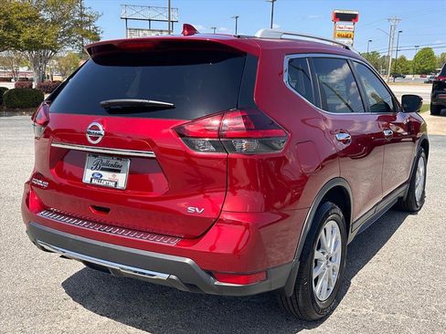 Used 2018 Nissan Rogue SV w/ Premium Package image 3