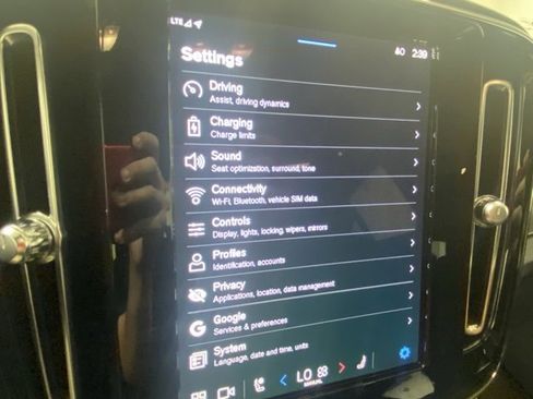 Certified 2023 Volvo C40 P8 Recharge Ultimate w/ Protection Package Premier image 22