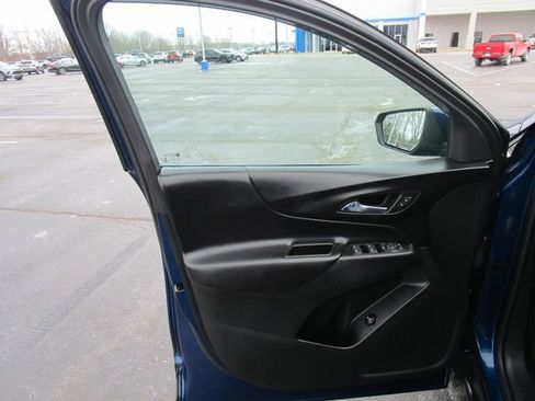 Used 2022 Chevrolet Equinox LT image 16