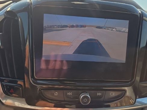 Used 2020 Chevrolet Traverse LT image 26