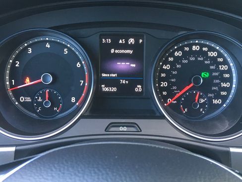 Used 2018 Volkswagen Atlas SE FWD image 2