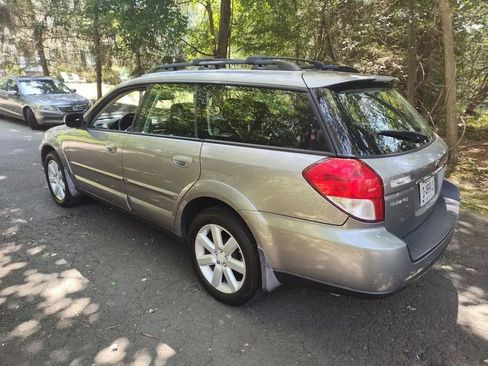 Used 2008 Subaru Outback 2.5i Limited L.L. Bean image 3