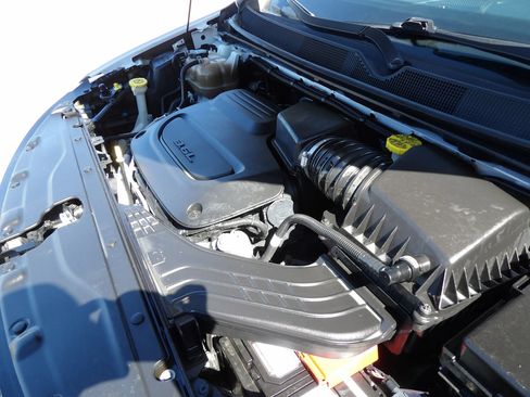 Used 2020 Chrysler Pacifica Limited FWD image 23