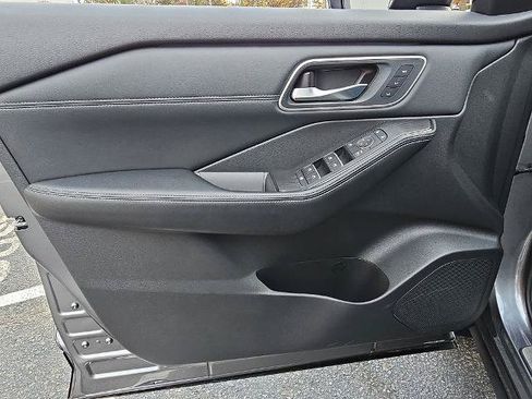 Certified 2025 Nissan Rogue Platinum AWD/4WD image 14