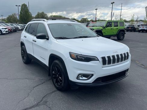 Used 2019 Jeep Cherokee Latitude w/ Popular Appearance Group AWD/4WD image 7
