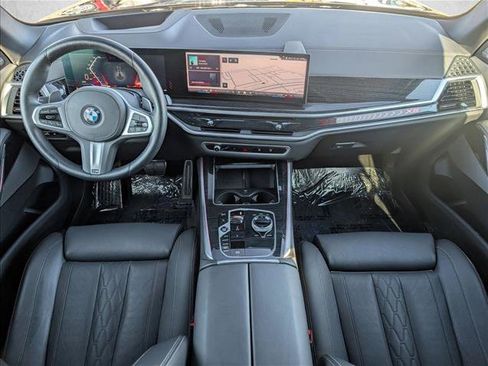 Used 2025 BMW X5 xDrive40i w/ Executive Package image 19