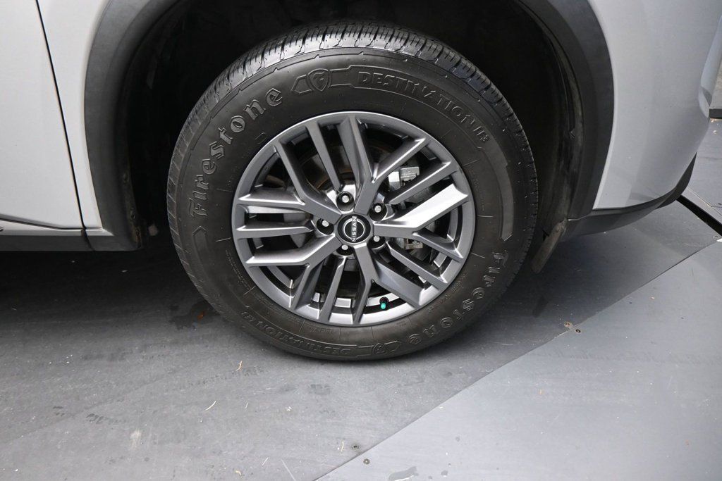 Used 2024 Nissan Rogue S AWD/4WD image 19