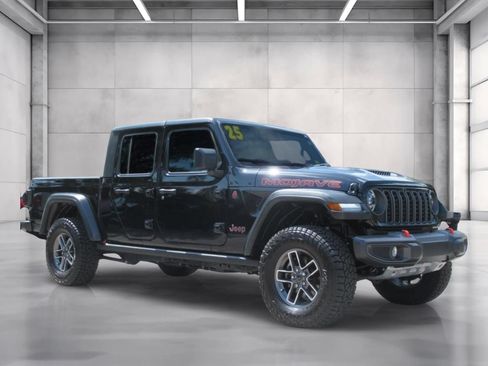 Certified 2025 Jeep Gladiator Mojave w/ Convenience Group AWD/4WD image 1