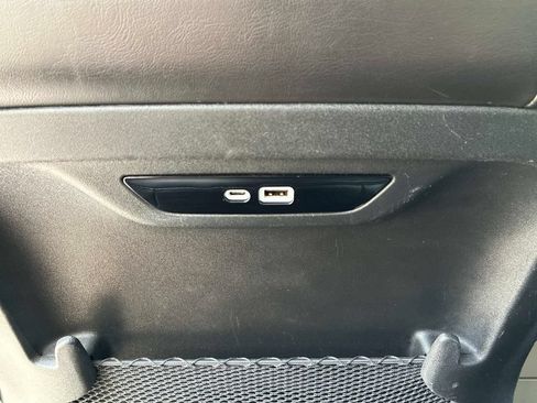 Used 2024 Chrysler Pacifica Touring-L FWD image 18