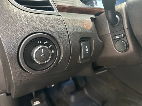 Used 2016 Ford Taurus Limited FWD image 20