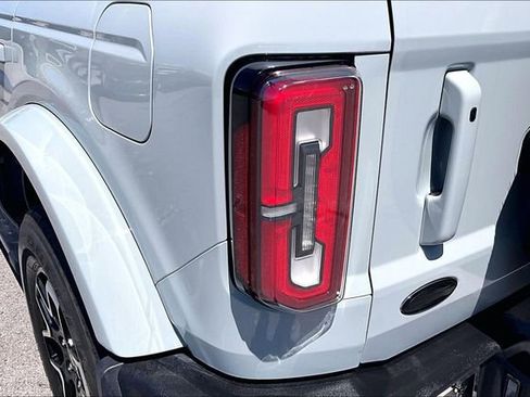 Used 2023 Ford Bronco Outer Banks AWD/4WD image 25
