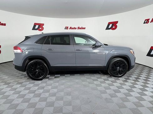 Used 2024 Volkswagen Atlas Cross Sport SE image 7