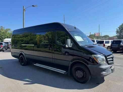 Used 2017 Mercedes-Benz Sprinter 3500 image 12