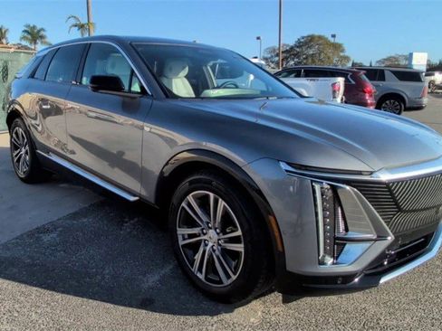 Certified 2023 Cadillac Lyriq Luxury image 3