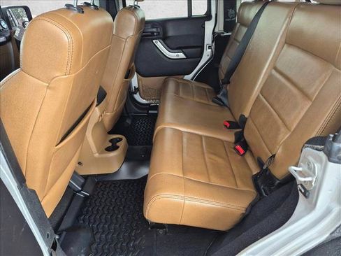 Used 2012 Jeep Wrangler Unlimited Rubicon w/ Connectivity Group AWD/4WD image 16