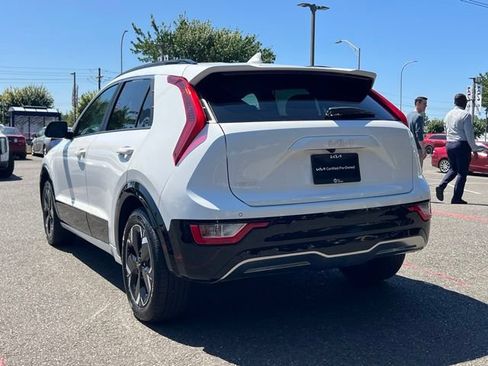 Used 2024 Kia Niro Wind FWD image 11