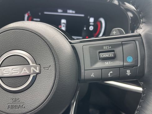 Used 2024 Nissan Pathfinder Platinum w/ Black Appearance Package image 19