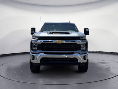 Used 2025 Chevrolet Silverado 2500 LT w/ Convenience Package AWD/4WD image 2