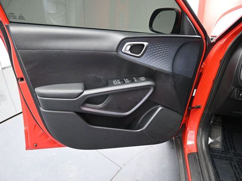 Certified 2024 Kia Soul EX image 18