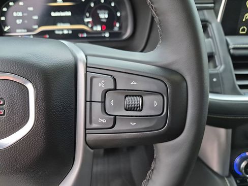 Used 2023 GMC Yukon SLT w/ SLT Premium Package image 33