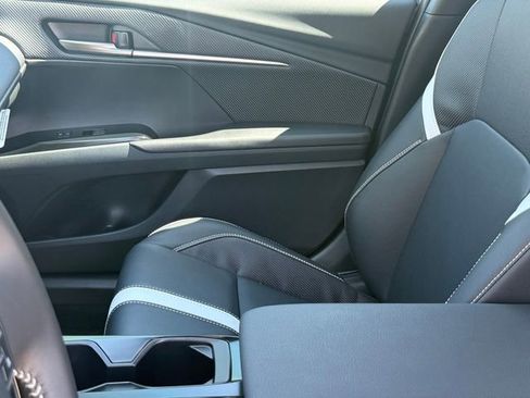 Used 2026 Toyota Camry SE FWD image 9