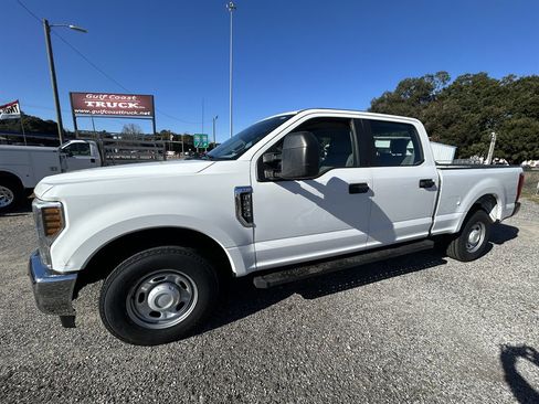 Used 2018 Ford F250 XL image 1