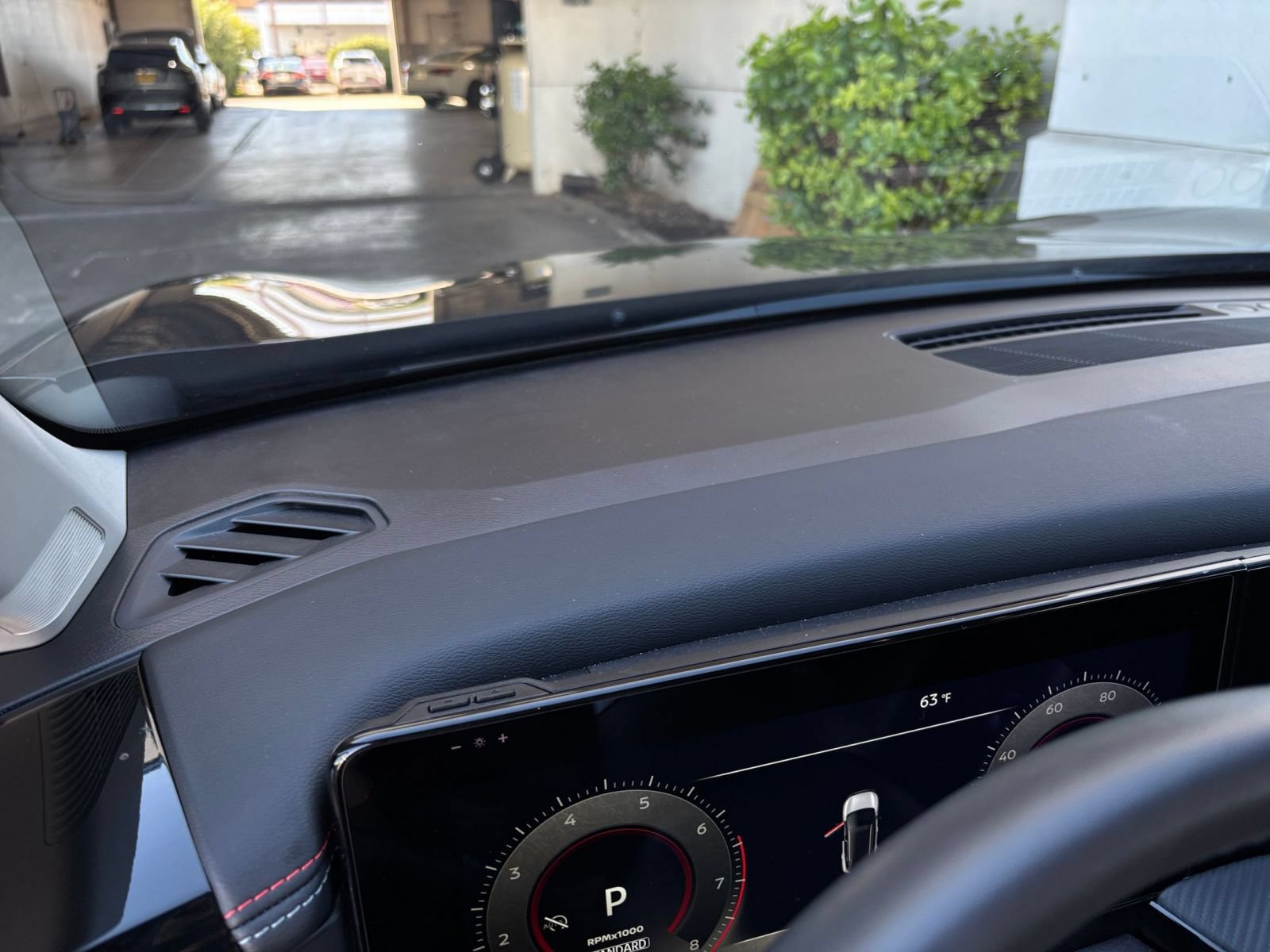 Used 2026 Nissan Kicks SR FWD image 33