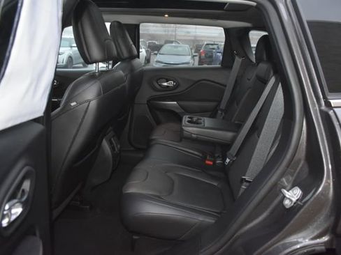 Used 2019 Jeep Cherokee Limited w/ Luxury Group image 38