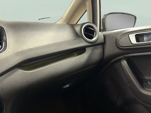Used 2014 Ford Fiesta SE w/ Equipment Group 201A FWD image 29