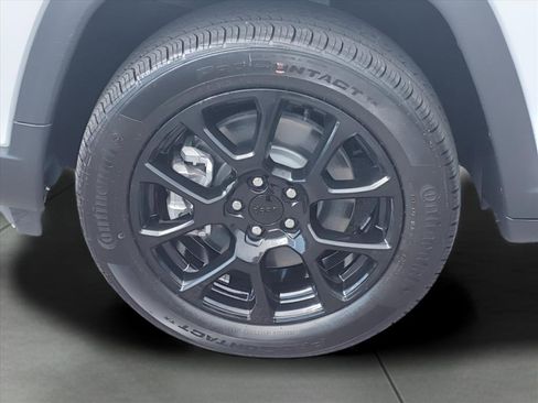 New 2023 Jeep Compass Altitude w/ Sun and Sound Group image 16