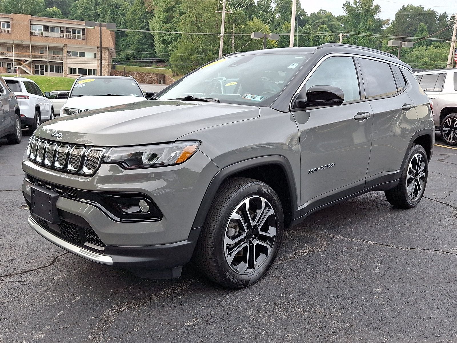 Certified 2022 Jeep Compass Limited w/ Sun and Sound Group AWD/4WD image 3