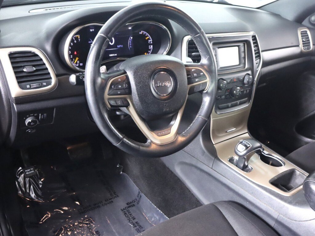 Used 2015 Jeep Grand Cherokee Laredo w/ Quick Order Package 23E AWD/4WD image 9