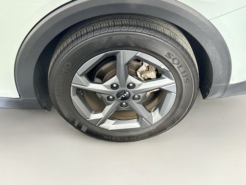 Used 2025 Kia K4 LXS image 11